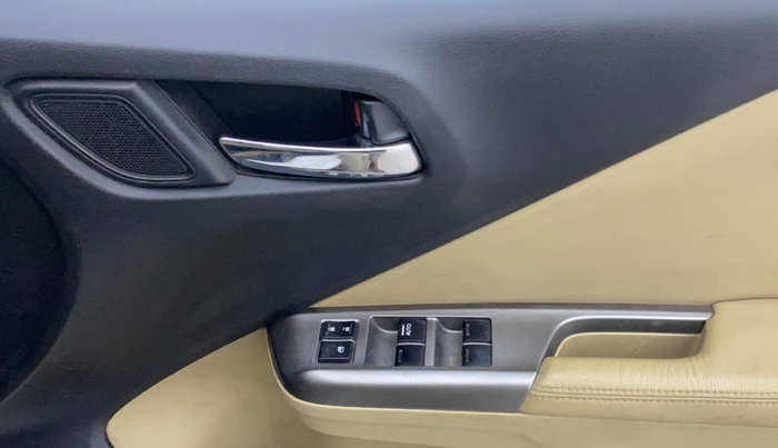 2016 Honda City 1.5L I-VTEC VX CVT, Petrol, Automatic, 1,19,796 km, Driver Side Door Panels Control