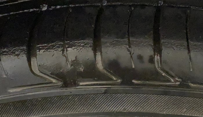 2017 Jeep Compass LIMITED 1.4 PETROL AT, Petrol, Automatic, 79,149 km, Left Front Tyre Tread