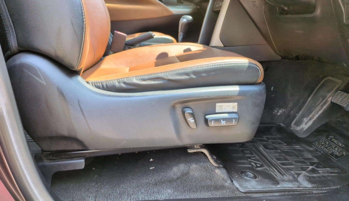 2019 Toyota Innova Crysta 2.8 ZX AT 7 STR, Diesel, Automatic, 1,48,526 km, Driver Side Adjustment Panel