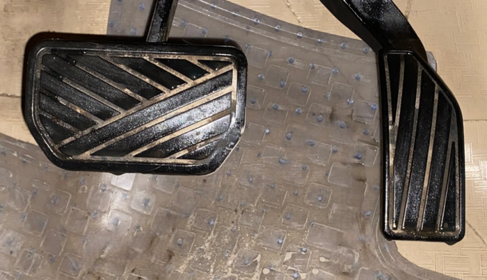 2016 Maruti Ciaz ZXI+ AT, Petrol, Automatic, 38,617 km, Pedals