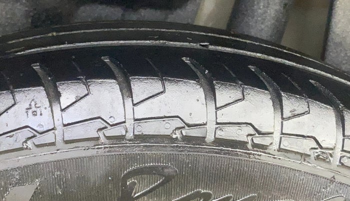 2021 Maruti Swift LXI, Petrol, Manual, 83,438 km, Left Rear Tyre Tread