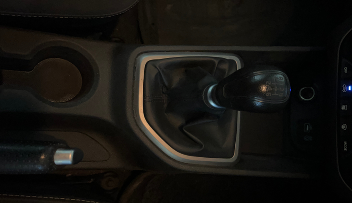 2015 Hyundai Creta SX PLUS 1.6 PETROL, Petrol, Manual, 1,00,773 km, Gear Lever