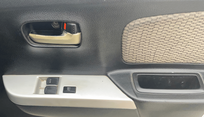 2014 Maruti Wagon R 1.0 LXI CNG, CNG, Manual, 77,879 km, Driver Side Door Panels Control