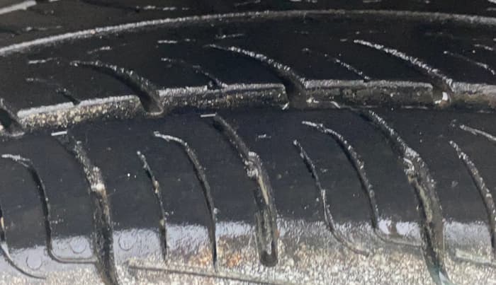 2014 Maruti Wagon R 1.0 LXI CNG, CNG, Manual, 77,879 km, Left Front Tyre Tread