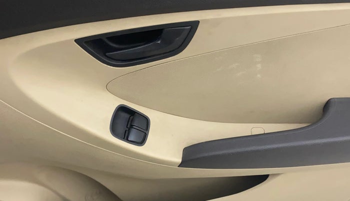 2016 Hyundai Eon MAGNA +, Petrol, Manual, 57,414 km, Driver Side Door Panels Control