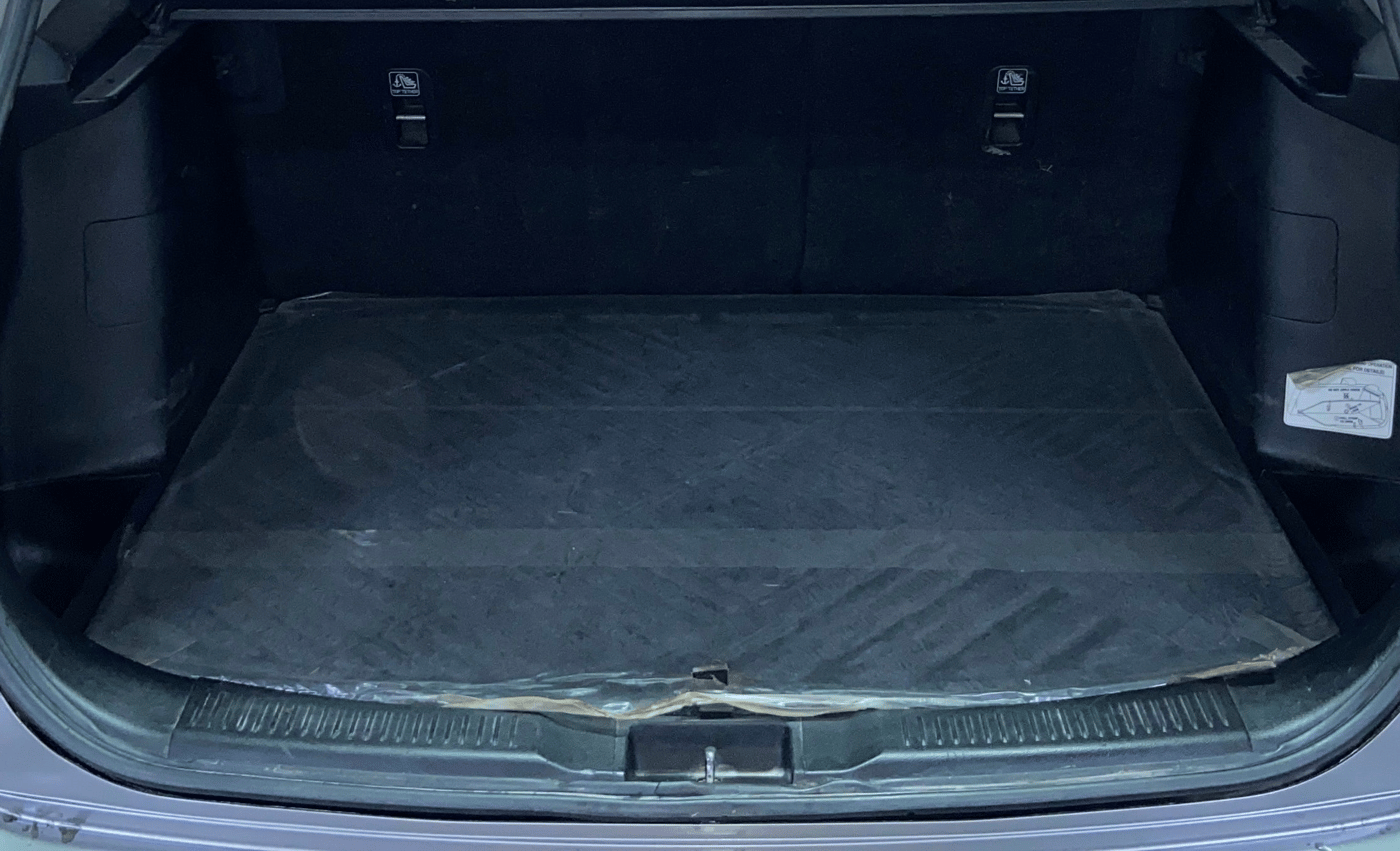 2020 Maruti S Cross ALPHA AT1.5, Petrol, Automatic, 1,09,958 km, Boot Inside