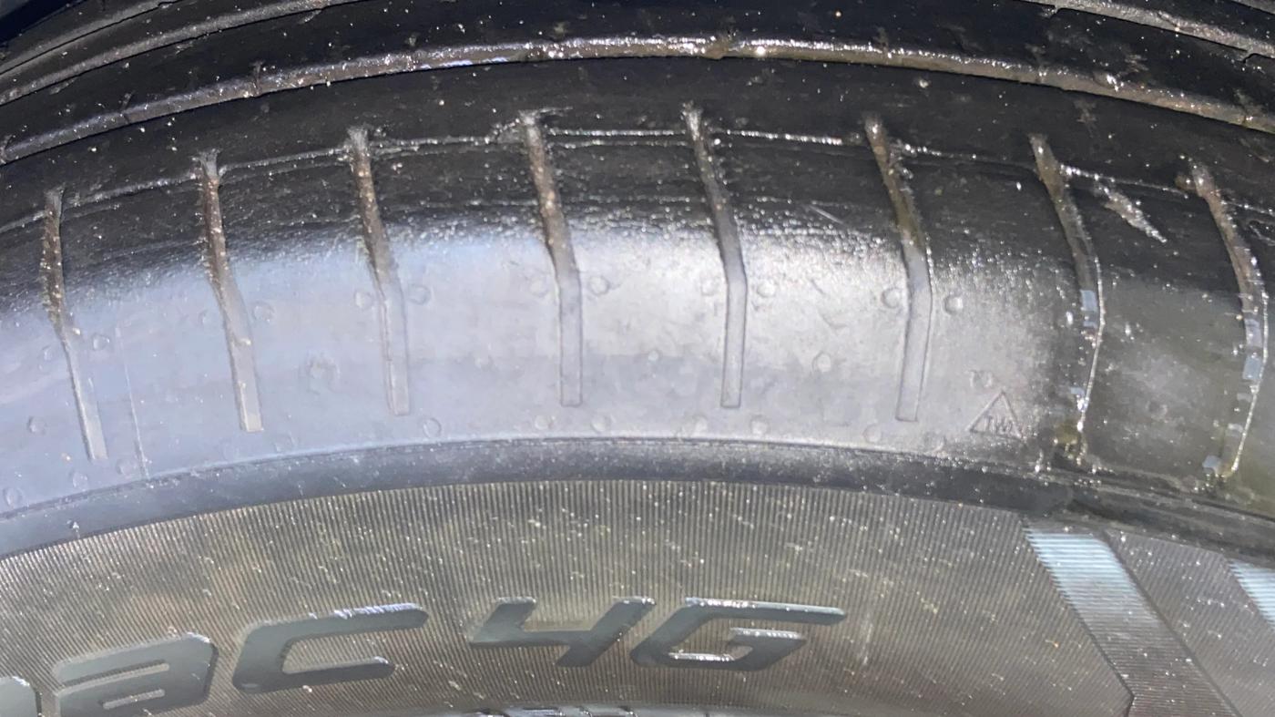 2020 Maruti S Cross ALPHA AT1.5, Petrol, Automatic, 1,09,958 km, Left Front Tyre Tread