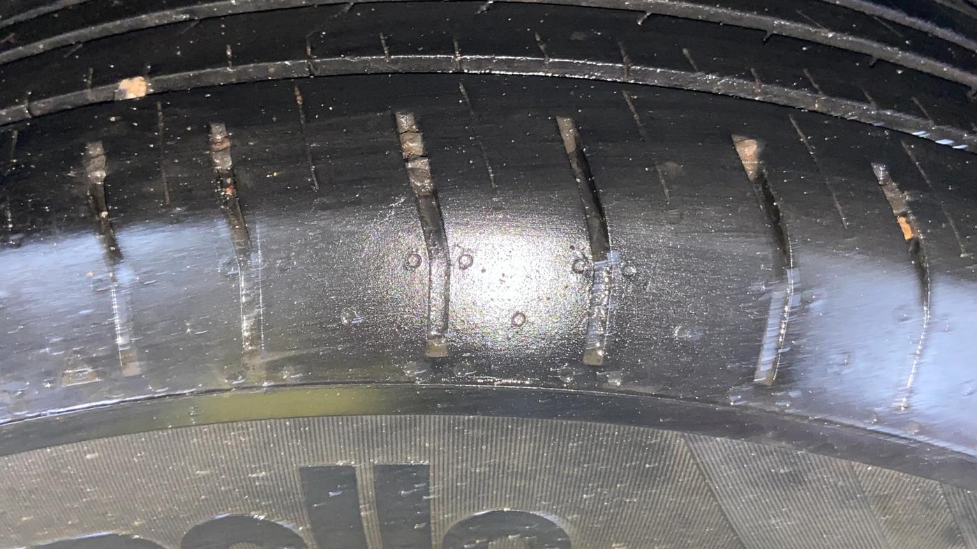 2020 Maruti S Cross ALPHA AT1.5, Petrol, Automatic, 1,09,958 km, Right Rear Tyre Tread