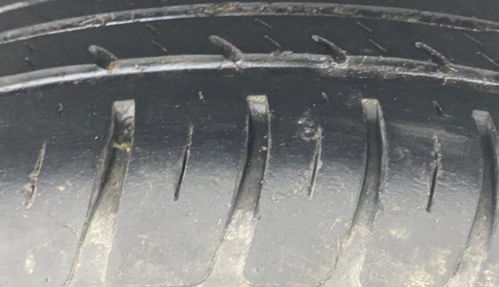 2019 Maruti Dzire VXI AMT, Petrol, Automatic, 1,00,366 km, Left Rear Tyre Tread