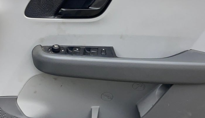 2020 Tata ALTROZ XT PETROL, Petrol, Manual, 28,199 km, Driver Side Door Panels Control