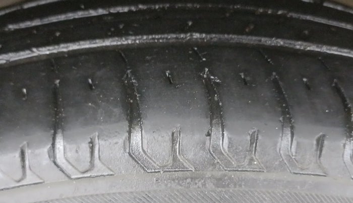 2018 Maruti Dzire LXI, Petrol, Manual, 41,826 km, Left Front Tyre Tread
