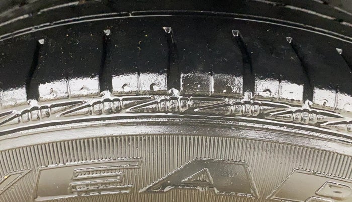 2016 Volkswagen Ameo HIGHLINE1.2L, Petrol, Manual, 94,889 km, Left Rear Tyre Tread