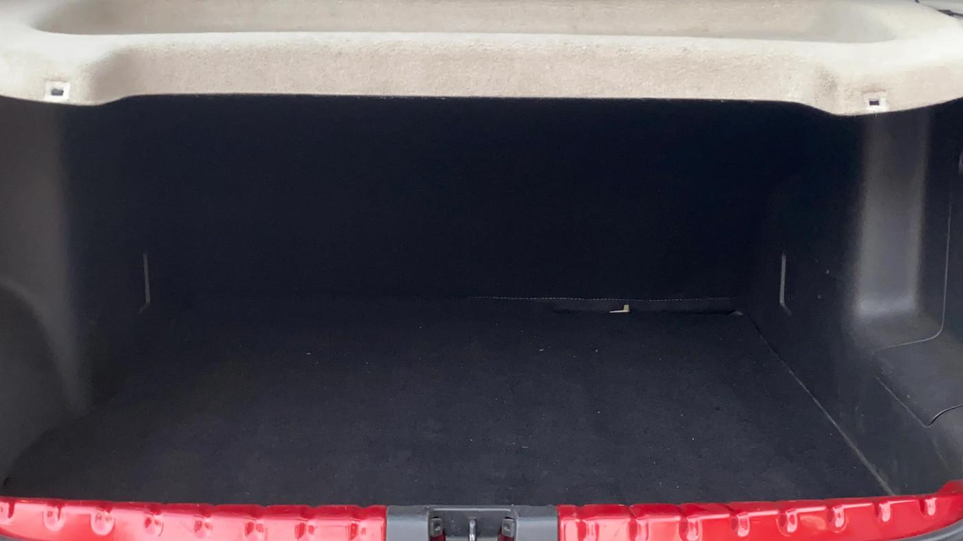2017 Renault Duster RXS CVT, Petrol, Automatic, 89,851 km, Boot Inside