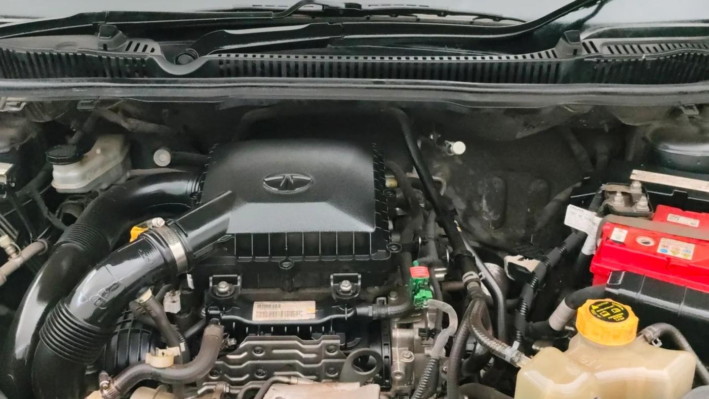 2018 Tata NEXON XM PETROL, Petrol, Manual, 1,05,844 km, Engine View