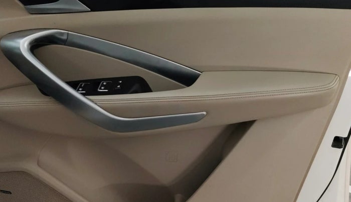 2021 MG HECTOR SHARP 2.0 DIESEL, Diesel, Manual, 1,26,892 km, Driver Side Door Panels Control