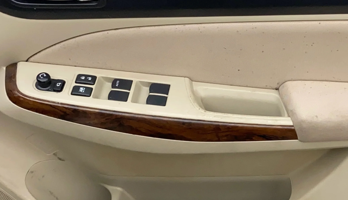 2019 Maruti Dzire ZXI AMT, Petrol, Automatic, 71,424 km, Driver Side Door Panels Control