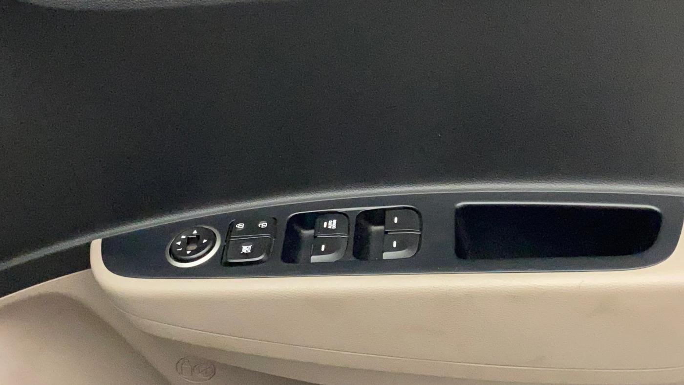 2019 Hyundai Grand i10 MAGNA 1.2 KAPPA VTVT, Petrol, Manual, 83,386 km, Driver Side Door Panels Control