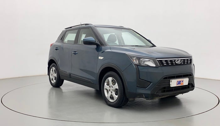 2020 Mahindra XUV300 W6 1.5 DIESEL, Diesel, Manual, 1,16,106 km, Right Front Diagonal