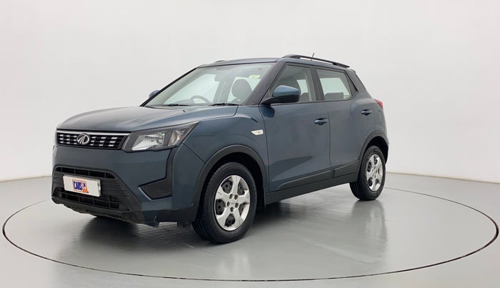 2020 Mahindra XUV300 W6 1.5 DIESEL, Diesel, Manual, 1,16,106 km, Left Front Diagonal