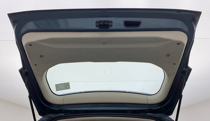 2020 Mahindra XUV300 W6 1.5 DIESEL, Diesel, Manual, 1,16,106 km, Boot Door Open
