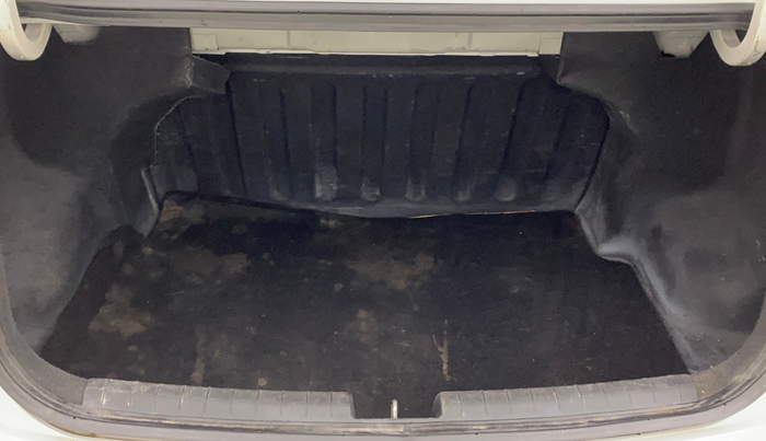 2015 Hyundai Xcent S 1.2, Petrol, Manual, 1,06,092 km, Boot Inside