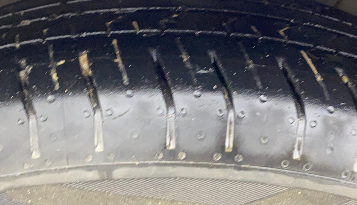 2024 Hyundai Verna SX (O) 1.5 TURBO PETROL DCT, Petrol, Automatic, 8,429 km, Left Rear Tyre Tread