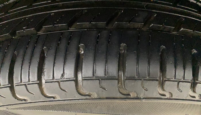 2017 Maruti Wagon R 1.0 VXI (O) AMT, Petrol, Automatic, 43,965 km, Left Rear Tyre Tread