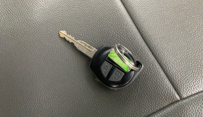 2017 Maruti Wagon R 1.0 VXI (O) AMT, Petrol, Automatic, 43,965 km, Key Close Up