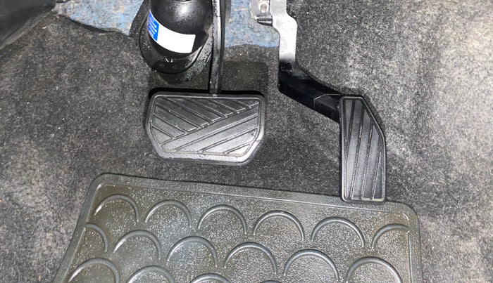 2017 Maruti Wagon R 1.0 VXI (O) AMT, Petrol, Automatic, 43,965 km, Pedals