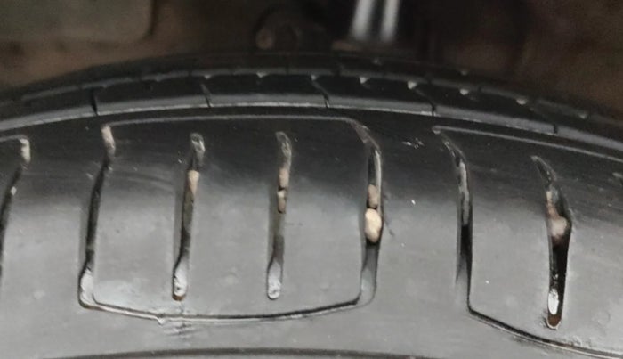 2014 Honda Amaze 1.2L I-VTEC SX, Petrol, Manual, 76,836 km, Left Front Tyre Tread