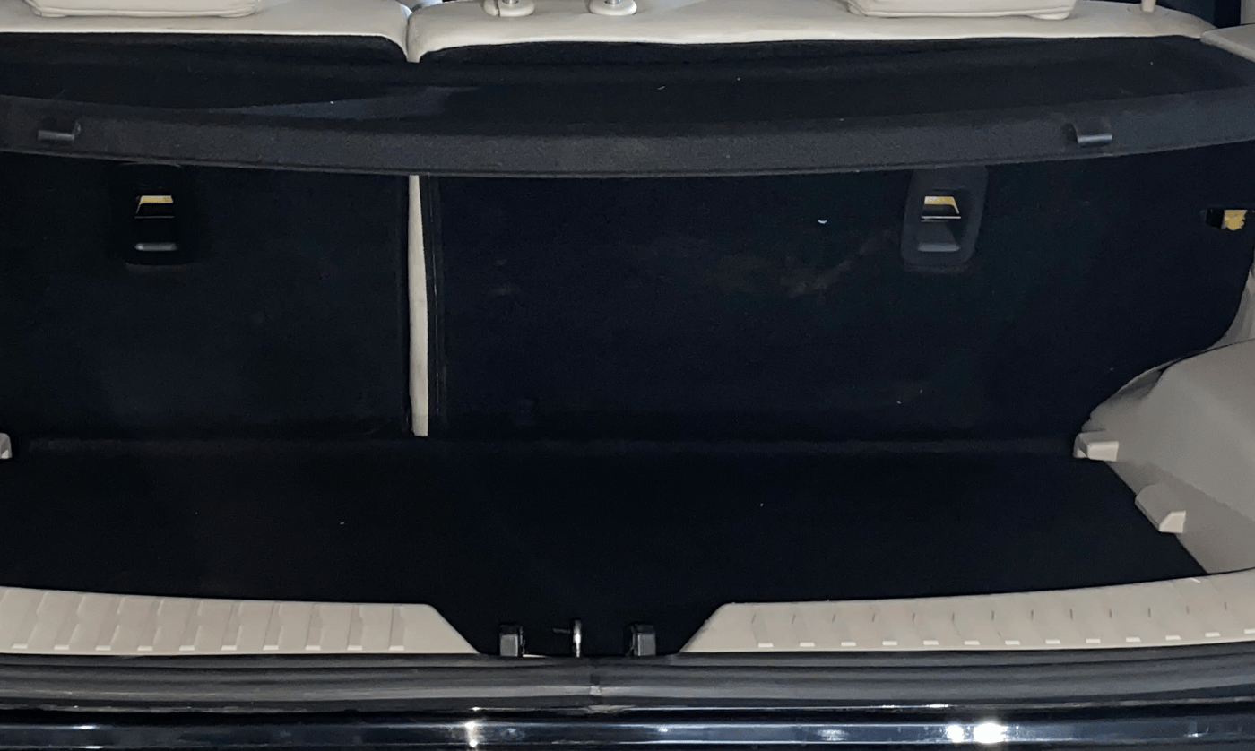 2023 Mahindra XUV300 W8 (O) 1.2 PETROL, Petrol, Manual, 27,501 km, Boot Inside