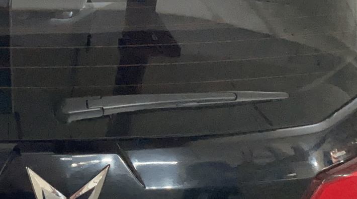 2023 Mahindra XUV300 W8 (O) 1.2 PETROL, Petrol, Manual, 27,501 km, Rear Wiper