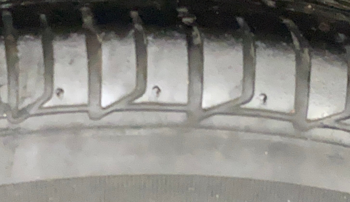 2015 Hyundai i10 SPORTZ 1.1, Petrol, Manual, 31,738 km, Right Rear Tyre Tread