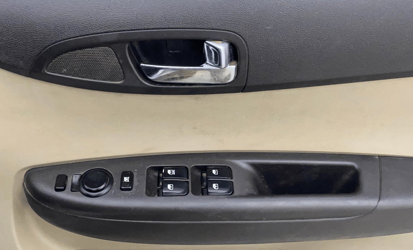 2013 Hyundai i20 MAGNA (O) 1.4 CRDI, Diesel, Manual, 84,827 km, Driver Side Door Panels Control