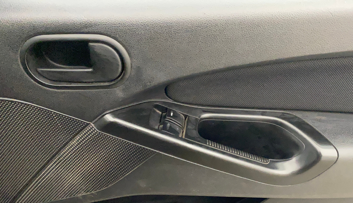 2013 Ford Figo EXI 1.2 PETROL, CNG, Manual, 71,561 km, Driver Side Door Panels Control