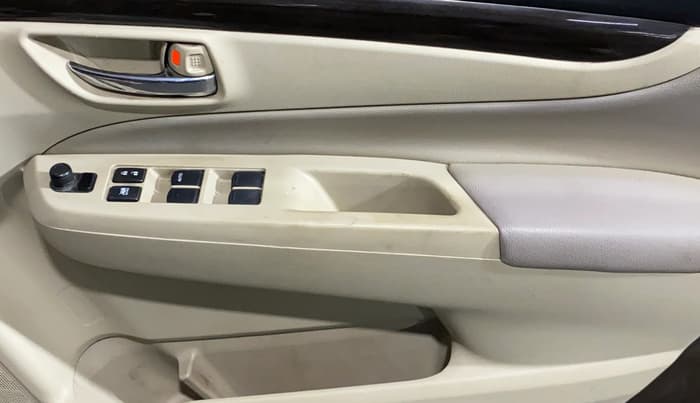 2017 Maruti Ciaz ALPHA  AT 1.4  PETROL, Petrol, Automatic, 47,132 km, Driver Side Door Panels Control