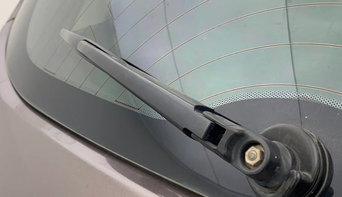 2016 Tata Tiago XZ PETROL, Petrol, Manual, 1,21,915 km, Rear Wiper