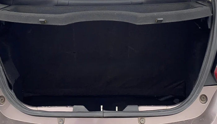 2016 Tata Tiago XZ PETROL, Petrol, Manual, 1,21,915 km, Boot Inside