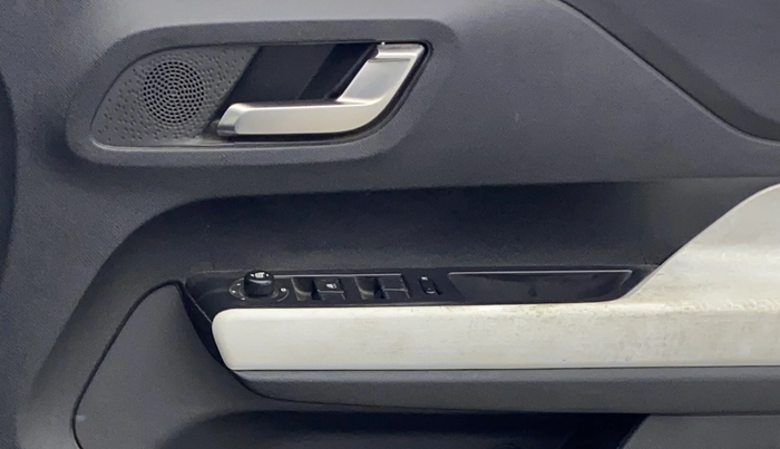 2023 Tata PUNCH CREATIVE  MT, Petrol, Manual, 18,719 km, Driver Side Door Panels Control