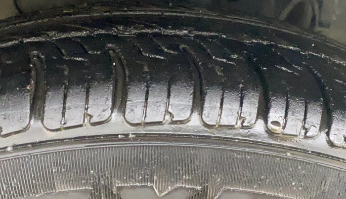 2016 Tata Tiago XZ PETROL, CNG, Manual, 68,463 km, Right Front Tyre Tread