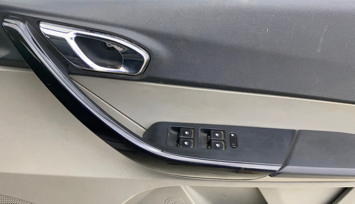 2016 Tata Tiago XZ PETROL, CNG, Manual, 68,463 km, Driver Side Door Panels Control