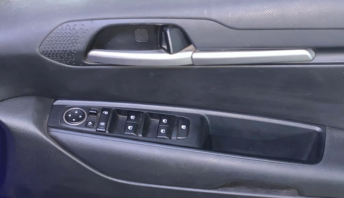 2022 KIA SONET HTK PLUS 1.2, Petrol, Manual, 55,705 km, Driver Side Door Panels Control