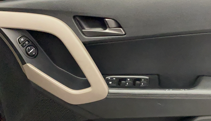2016 Hyundai Creta SX (O) 1.6 DIESEL, Diesel, Manual, 1,05,451 km, Driver Side Door Panels Control
