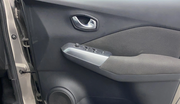 2022 Nissan Kicks XV 1.5, Petrol, Manual, 53,470 km, Driver Side Door Panels Control