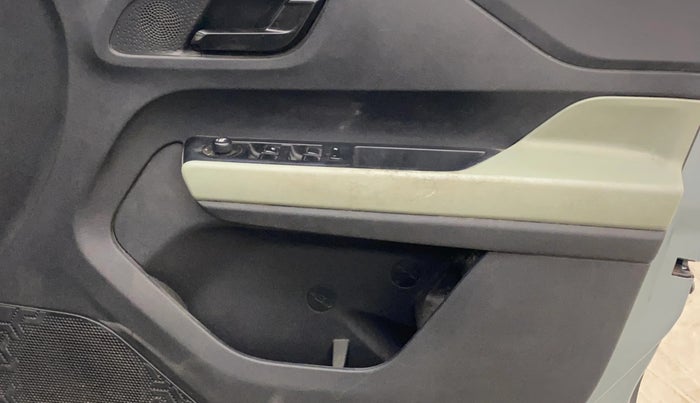 2021 Tata PUNCH ADVENTURE MT, Petrol, Manual, 60,168 km, Driver Side Door Panels Control