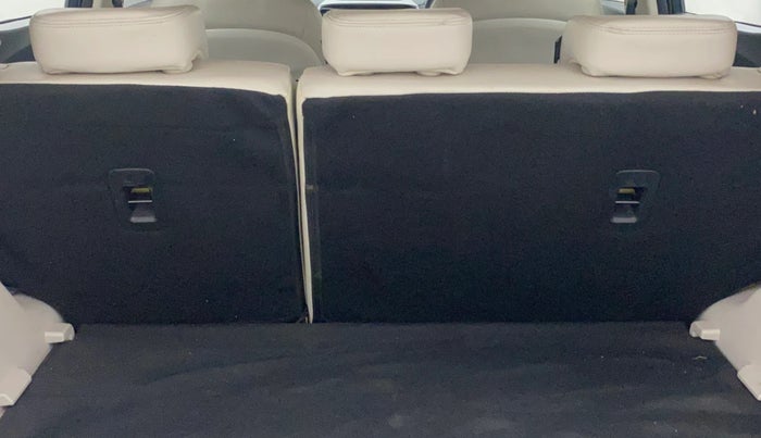 2021 Mahindra XUV300 W8 (O) 1.5 DIESEL, Diesel, Manual, 32,332 km, Boot Inside