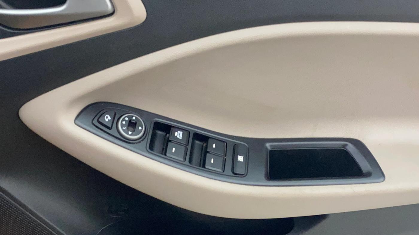 2018 Hyundai Elite i20 ASTA 1.2  CVT, Petrol, Automatic, 49,659 km, Driver Side Door Panels Control