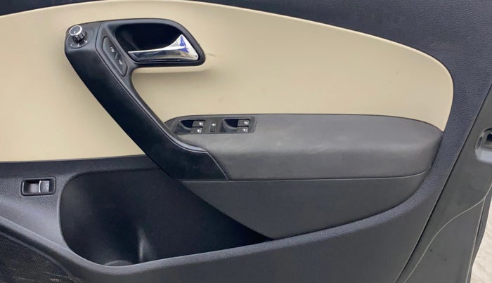 2016 Skoda Rapid AMBITION 1.5 TDI AT, Diesel, Automatic, 84,165 km, Driver Side Door Panels Control