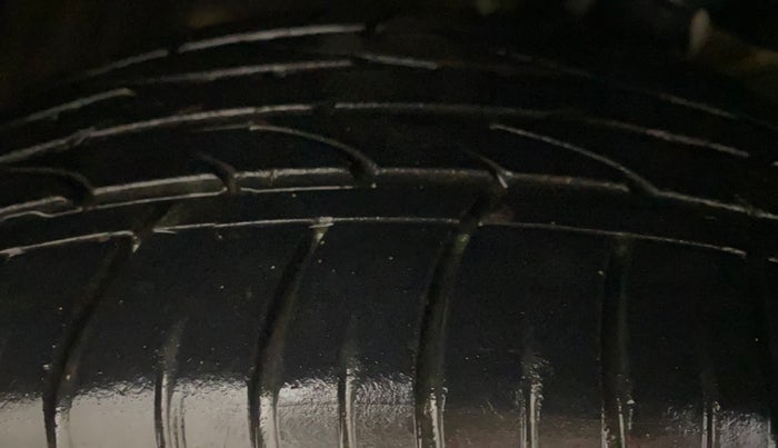 2023 KIA SELTOS HTX 1.5 DIESEL IMT, Diesel, Manual, 70,119 km, Right Front Tyre Tread