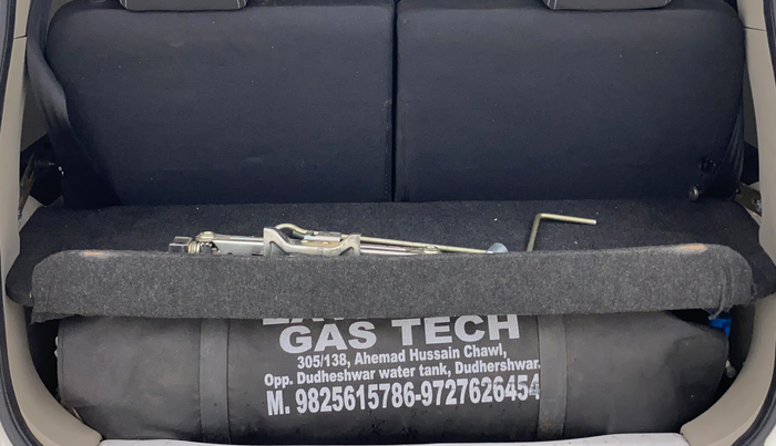 2020 Renault TRIBER RXZ AMT, CNG, Automatic, 89,715 km, Boot Inside